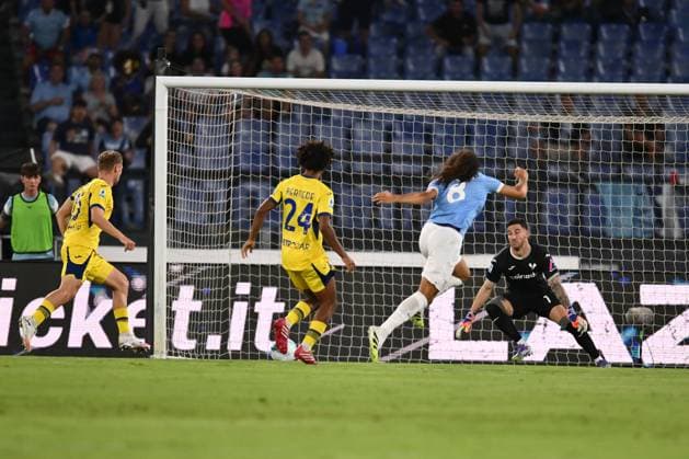 SS Lazio v Hellas Verona FC - Serie A Matteo Guendouzi of S.S. Lazio scores the goal for 1-0 during the second day of the Serie A Championship between S.S. Lazio and Hellas Verona F.C. at the Olympic Stadium in Rome, Italy, on August 31, 2025. Rome Italy Italy  Copyright: xDomenicoxCippitellix originalFilename:cippitelli-sslaziov250831_npYJk.jpg