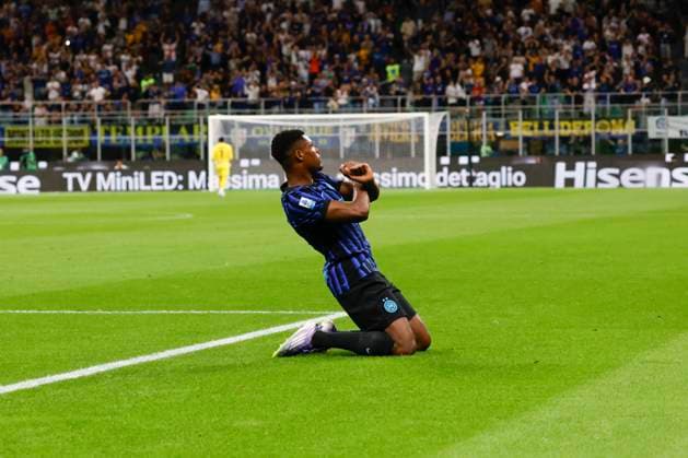 FC Internazionale v Udinese Calcio - Serie A Denzel Dumfries celebrates the goal during the Serie A match between FC Internazionale and Udinese in Milano, Italy, on August 31, 2025, at Giuseppe Meazza stadium Milano Milano Italy  Copyright: xMairoxCinquettix originalFilename:cinquetti-fcintern250831_npjjs.jpg