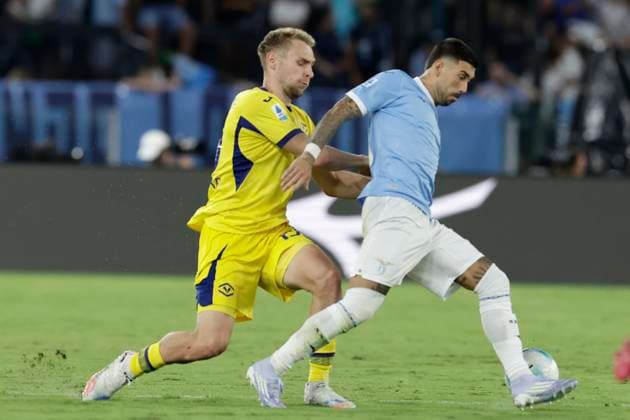 Serie A football match SS Lazio vs Hellas Verona Lazio™s Italian midfielder Mattia Zaccagni challenges for the ball with Verona s Danish defender Victor Nelsson during the Serie A football match SS Lazio vs Hellas Verona at Olimpico Stadium on August 31, 2025, in Rome. _BPH3049 Copyright: xAntonioxBalascox