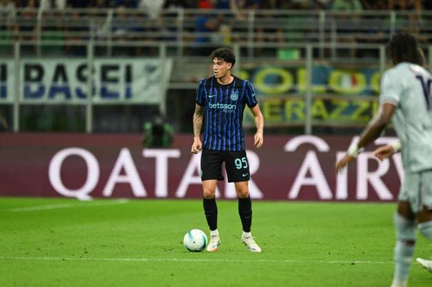FC Internazionale v Udinese Calcio - Serie A Alessandro Bastoni of FC Inter is in action during the Italian Serie A football match between Inter FC Internazionale and Udinese Calcio at Giuseppe Meazza San Siro stadium in Milan, Italy, on August 31, 2025. Milano Italy  Copyright: xTizianoxBallabiox originalFilename:ballabio-interfci250831_npqyR.jpg