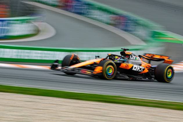 MOTORI - Formula 1 - Heineken Dutch Grand Prix 2025 Oscar Piastri (AUS) - McLaren Formula 1 Team - McLaren MCL39 - Mercedes during Friday, day2, of Formula 1 Heineken Dutch Grand Prix 2025, Zandvoort, The Nederlands, from Aug 28th to 31th - Round 15 of 24 of 2025 F1 World Championship, WM, Weltmeisterschaft Netherlands Netherlands  Copyright: xIPAxSport ABACAx