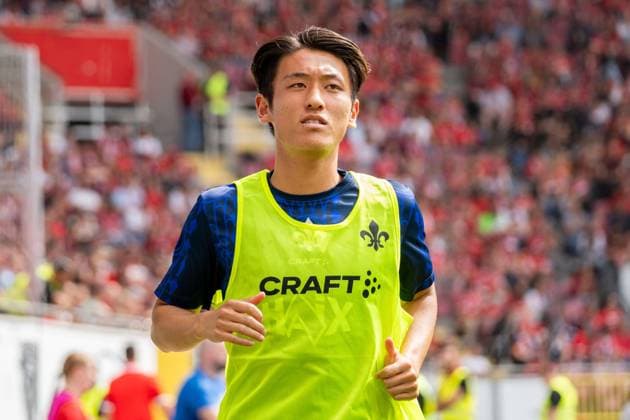 Crop, Portrait Hiroki Akiyama SV Darmstadt 98, 16 while warming up, GER, 1 FC Kaiserslautern vs SV Darmstadt 98, Football, 2 Bundesliga, Matchday 4, Season 2025 2026, 31 08 2025, DFL REGULATES PROHIBIT ANY USE OF PHOTOGRAPHS AS IMAGE SEQUENCES AND OR QUASI VIDEO, GER, 1 FC Kaiserslautern vs SV Darmstadt 98, Football, 2 Bundesliga, Matchday 4, Season 2025 2026, 31 08 2025 Kaiserslautern Copyright: xEibner-Pressefoto Jan-NiclasxGrox EP_JGG
