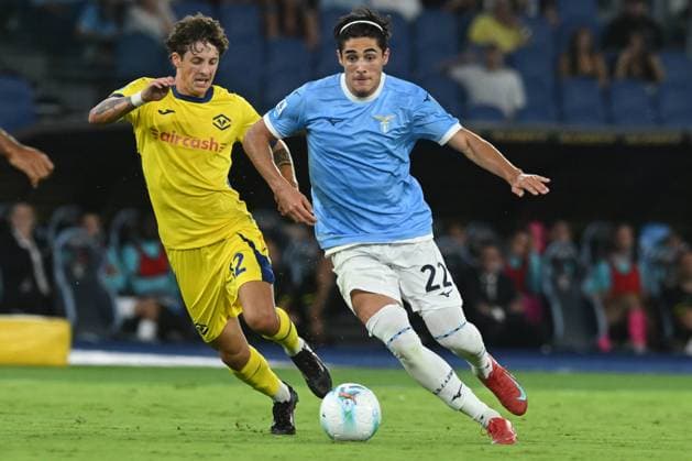 Matteo Cancellieri of SS Lazio competes for the ball with Domagoj Bradaric of Hellas Verona FC during the Serie A Enilive between SS Lazio vs Hellas Verona FC at Olimpic Stadium  Copyright: xAgostinoxGemito IPAxSportx xipa-agency.netx xx IPA_63791025 IPA_Agency_IPA63791025