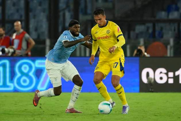 Lazio™s Nuno Tavares and Verona s Giovane during the Serie A Enilive soccer match between SS Lazio and Hellas Verona at the Rome s Olympic stadium, Italy - Sunday, August 31, 2025. - Soccer.  Copyright: xFabrizioxCorradetti LaPressex