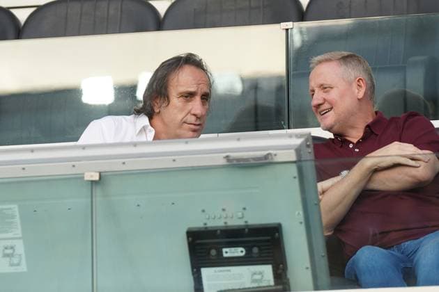 President Goksel Gumusdag (R) of Basaksehir and President Murat Ozkaya (L) of Ikas Eyupspor during the Turkish Super League match between Basaksehir and Ikas Eyupspor at Basaksehir Fatih Terim Stadium in Istanbul , Turkey on August 31 , 2025. ( Photo by Seskimphoto ) Basaksehir v Ikas Eyupspor - Turkish Super League 