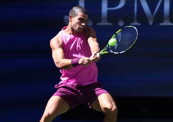 2025 US Open Tennis Championships, Day Eight, Billy Jean-King Tennis Centre, Flushing Meadows, New York, USA, 31 08 2025 Carlos Alcaraz (ESP) in action during his fourth round match against Arthur Rinderknech (FRA) in the 2025 US Open at Flushing Meadows New York Billy Jean King Tennis Centre, Flushing Meadows New York USA Copyright: xMarkxGreenwoodx