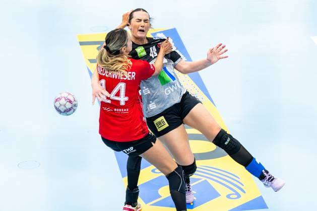 31 08 2025, GER, Handball, Women, Season 2025 2026, Alsco 1 Bl, 1 Matchday, Thueringer HC SV Union Halle Neustadt Wildcats Anika Niederwieser Thueringer HC,14 Tena Petika SV Union Halle Neustadt Wildcats 99947 Bad Langensalza Salza Halle Sporthalle Mehrz Thüringen Germany