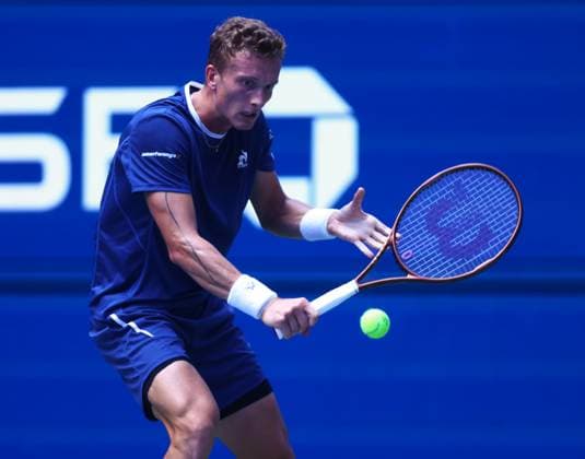 2025 US Open Tennis Championships, Day Eight, Billy Jean-King Tennis Centre, Flushing Meadows, New York, USA, 31 08 2025 Jiri Lehecka (CZE) in action during his fourth round match against Adrian Mannarino (FRA) in the 2025 US Open at Flushing Meadows New York Billy Jean King Tennis Centre, Flushing Meadows New York USA Copyright: xMarkxGreenwoodx