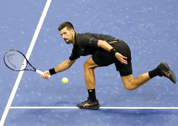 Novak Djokovic of Serbia returns a ball to Jan-Lennard.Struff of Germany in the second set of his 4th round match in Arthur Ashe Stadium on day 8 at the 2025 US Open Tennis Championship at the USTA Billie Jean King National Tennis Center in New York City on Sunday, August 31, 2025.  NYP20250831102 JOHNxANGELILLO