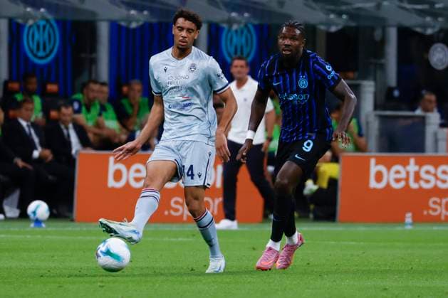 FC Internazionale v Udinese Calcio - Serie A Arthur Atta and Marcus Thuram play during the Serie A match between FC Internazionale and Udinese at Giuseppe Meazza Stadium in Milano, Italy, on August 31, 2025. Milano Milano Italy  Copyright: xMairoxCinquettix originalFilename:cinquetti-fcintern250831_npqkR.jpg