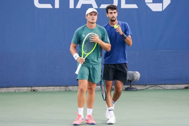 2025-09-01 2025 US Open NEW YORK, UNITED STATES - SEPTEMBER 1: Bart Stevens of the Netherlands interacts with Vasil Kirkov of USA during Day 8 of the 2025 US Open at USTA Billie Jean King National Tennis Center on September 1, 2025 in New York, United States. (Photo by Adam Stoltman BSR Agency) New York United States Content not available for redistribution in The Netherlands directly or indirectly through any third parties. Copyright: xBSRxAgencyx