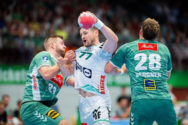 31 08 2025 Handball, 2025 2026, 1 Bundesliga, 1 Matchday, GWD Minden Frisch auf Göppingen L R Michael Schulz Minden , David Schmidt Göppingen , Tom Bergner Minden