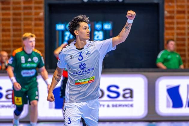 Ulfar Pall Monsi Ãžordarsson HC Alkaloid, Nr 3 L R , TSV Hannover Burgdorf green against HC Alkaloid white 1 Matchday of Qualification Round 1 EHF European League 2025 2026 31 08 2025, Swiss Life Hall Hannover, GER , Copyright: xJanxGuentherx xTSVxHannover-Burgdorfx