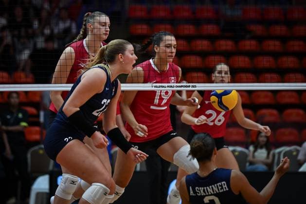 US v Canada - FIVB Women’s World Volleyball Championship BANGKOK, THAILAND - SEPTEMBER 01: Sarah Franklin of US in action during the FIVB Women s World Volleyball Championship match between US and Canada at Huamark Indoor Stadium in Bangkok, Thailand on September, 2025. Mustafa Hatipoglu Anadolu Banghok Thailand. Editorial use only. Please get in touch for any other usage.  Copyright: x2025xAnadoluxMustafaxHatipoglux