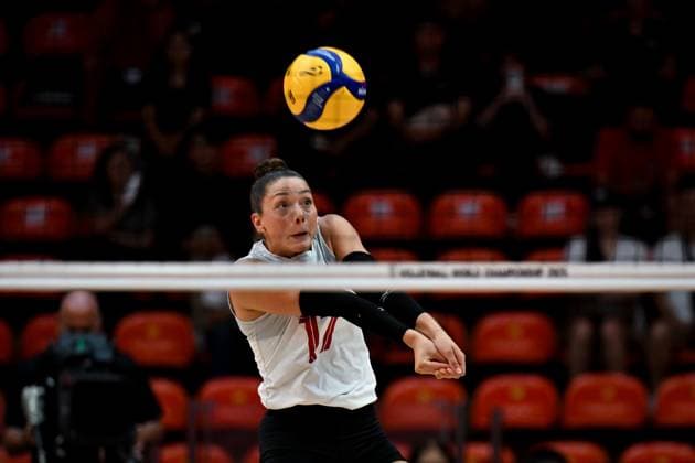 USA v Canada - FIVB Women’s World Volleyball Championship BANGKOK, THAILAND - SEPTEMBER 01: Kacey Jost (17) of Canada during their FIVB Women’s World Volleyball Championship match between USA and Canada at Huamark Indoor Stadium in Bangkok, Thailand, on September 01, 2025. Mustafa Hatipoglu Anadolu Bangkok Thailand. Editorial use only. Please get in touch for any other usage.  Copyright: x2025xAnadoluxMustafaxHatipoglux