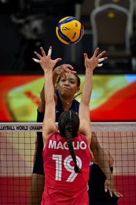 USA v Canada - FIVB Women’s World Volleyball Championship BANGKOK, THAILAND - SEPTEMBER 01: Chiaka Ogbogu (24) of USA during their FIVB Women’s World Volleyball Championship match between USA and Canada at Huamark Indoor Stadium in Bangkok, Thailand, on September 01, 2025. Mustafa Hatipoglu Anadolu Bangkok Thailand. Editorial use only. Please get in touch for any other usage.  Copyright: x2025xAnadoluxMustafaxHatipoglux