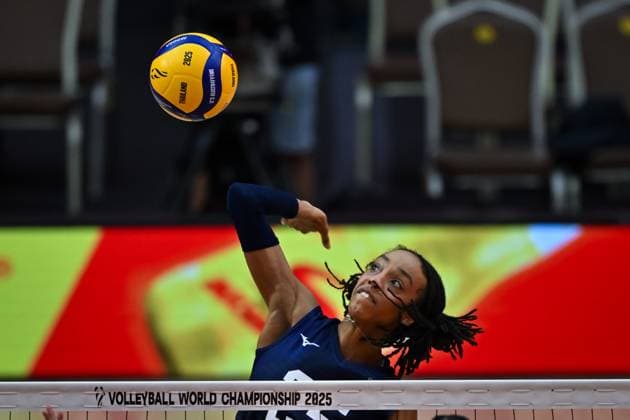 USA v Canada - FIVB Women’s World Volleyball Championship BANGKOK, THAILAND - SEPTEMBER 01: Tia Jimerson (25) of USA during their FIVB Women’s World Volleyball Championship match between USA and Canada at Huamark Indoor Stadium in Bangkok, Thailand, on September 01, 2025. Mustafa Hatipoglu Anadolu Bangkok Thailand. Editorial use only. Please get in touch for any other usage.  Copyright: x2025xAnadoluxMustafaxHatipoglux