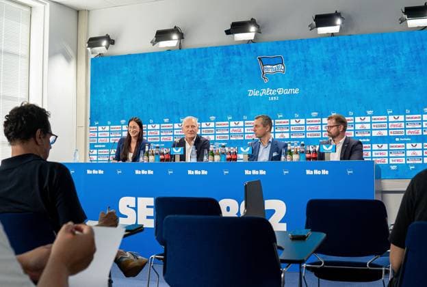 Football, Men, Season 2025 26, 2 Bundesliga, Hertha BSC, Press conference for the presentation of the new Managing Director, in the picture from l press spokeswoman Vera Krings Hertha BSC , Managing Director Dr Peter Görlich Hertha BSC , Managing Director Ralf Huschen Hertha BSC , President Fabian Drescher Hertha BSC , 01 09 2025, Copyright: xSebastianxRäppold MatthiasxKochx