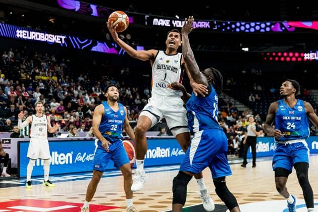 FIBA EuroBasket 2025 Germany Great Britain 01 09 2025 Oscar Da Silva Germany, 1 in the throw, Jubrile Belo Great Britain, 13 FIBA EuroBasket 2025 Germany Great Britain, Tampere, Nokia Arena on 01 09 2025 Copyright: xBEAUTIFULxSPORTS Wunderlx