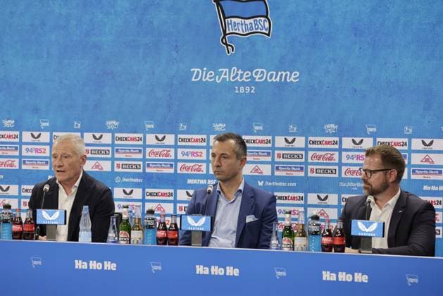 Germany, Berlin, Sportpark, GER, 2 FBL, Hertha BSC, Press Conference Presentation of Managing Director Dr. Peter Görlich, Photo Managing Director Dr. Peter Görlich, Ralf Huschen Managing Director Hertha BSC , Fabian Drescher President Hertha BSC e V