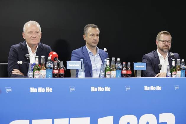 Germany, Berlin, Sportpark, GER, 2 FBL, Hertha BSC, Press Conference Presentation of Managing Director Dr. Peter Görlich, Photo Managing Director Dr. Peter Görlich, Ralf Huschen Managing Director Hertha BSC , Fabian Drescher President Hertha BSC e V