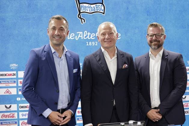 Germany, Berlin, Sportpark, GER, 2 FBL, Hertha BSC, Press Conference Presentation of Managing Director Dr Peter Görlich, Photo Ralf Huschen Managing Director Hertha BSC , Managing Director Dr Peter Görlich, Fabian Drescher President Hertha BSC e V