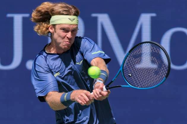 September 1, 2025, Flushing Meadows, New York, USA: Andrey Rublev hits a double backhand return during a match against Felix Auger-Aliassime on Day 9 of the 2025 US Open at USTA Billie Jean King National Tennis Center on Monday September 1, 2025 in the Flushing neighborhood of the Queens borough of New York City. JAVIER ROJAS PI Flushing Meadows USA - ZUMAp124 20250901_zaa_p124_009 Copyright: xJavierxRojasx