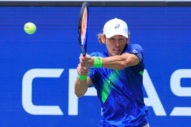 September 1, 2025, Flushing Meadows, New York, USA: Alex de Minaur hits a double backhand return during a match against Leandro Riedi on Day 9 of the 2025 US Open at USTA Billie Jean King National Tennis Center on Monday September 1, 2025 in the Flushing neighborhood of the Queens borough of New York City. JAVIER ROJAS PI Flushing Meadows USA - ZUMAp124 20250901_zaa_p124_022 Copyright: xJavierxRojasx