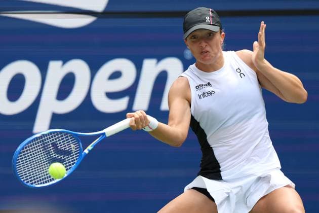 TENIS US OPEN 2025 01092025 N Z IGA SWIATEK W TRAKCIE MECZU CZWARTEJ RUNDY NA TURNIEJU WIELKIEGO SZLEMA US OPEN 2025 MARCIN CHOLEWINSKI NEWSPIX.PL TENNIS US OPEN 2025 01092025 IGA SWIATEK OF POLAND DURING THE MATCH IN THE FOURTH ROUND NEWSPIX.PL --- newspix.pl POLAND OUT! 