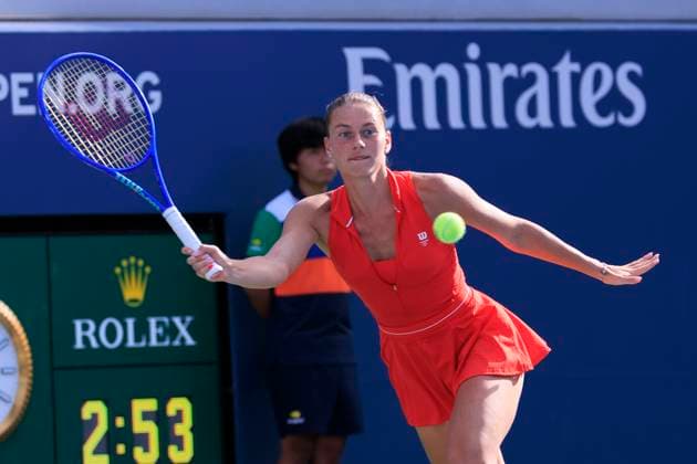 September 1, 2025, Flushing Meadows, New York, USA: Marta Kostyuk hits a forehand during a match against Karolina Muchova on Day 9 of the 2025 US Open at USTA Billie Jean King National Tennis Center on Monday September 1, 2025 in the Flushing neighborhood of the Queens borough of New York City. JAVIER ROJAS PI Flushing Meadows USA - ZUMAp124 20250901_zaa_p124_080 Copyright: xJavierxRojasx