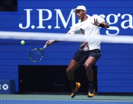 2025 US Open Tennis Championships, Day Nine, Billy Jean-King Tennis Centre, Flushing Meadows, New York, USA, 01 09 2025 Felix Auger-Alissime (CAN) in action during his fourth round match against Andrey Rublev in the 2025 US Open at Flushing Meadows New York Billy Jean King Tennis Centre, Flushing Meadows New York USA Copyright: xMarkxGreenwoodx