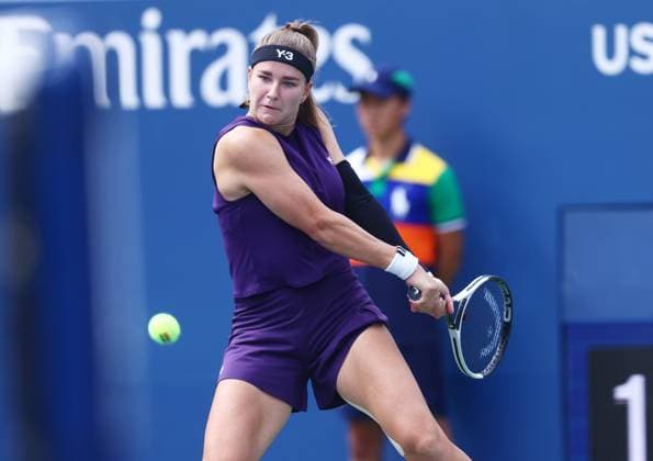 2025 US Open Tennis Championships, Day Nine, Billy Jean-King Tennis Centre, Flushing Meadows, New York, USA, 01 09 2025 Karolina Muchova (CZE) in action during her fourth round match against Marta Kostyuk (UKR) in the 2025 US Open at Flushing Meadows New York Billy Jean King Tennis Centre, Flushing Meadows New York USA Copyright: xMarkxGreenwoodx