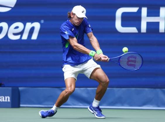 2025 US Open Tennis Championships, Day Nine, Billy Jean-King Tennis Centre, Flushing Meadows, New York, USA, 01 09 2025 Alex de Minaur (AUS) in action during his fourth round match against Leandro Riedi (SUI) in the 2025 US Open at Flushing Meadows New York Billy Jean King Tennis Centre, Flushing Meadows New York USA Copyright: xMarkxGreenwoodx