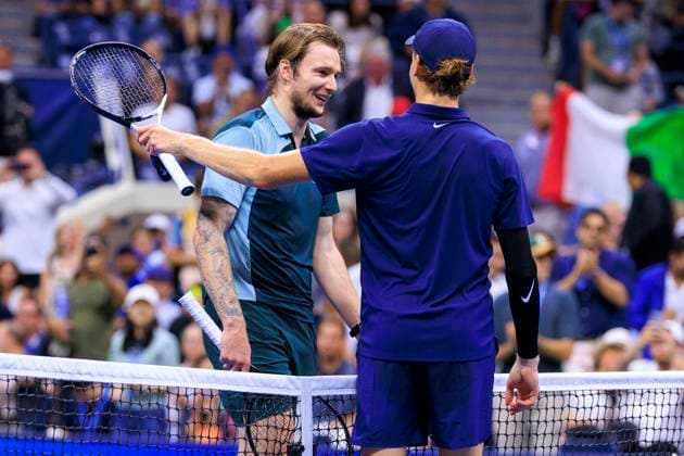 September 1, 2025, Flushing Meadows, New York, USA: Jannik Sinner shakes hands with Alexander Bublik after winning his match on Day 9 of the 2025 US Open at USTA Billie Jean King National Tennis Center on Monday September 1, 2025 in the Flushing neighborhood of the Queens borough of New York City. JAVIER ROJAS PI Flushing Meadows USA - ZUMAp124 20250901_zaa_p124_094 Copyright: xJavierxRojasx