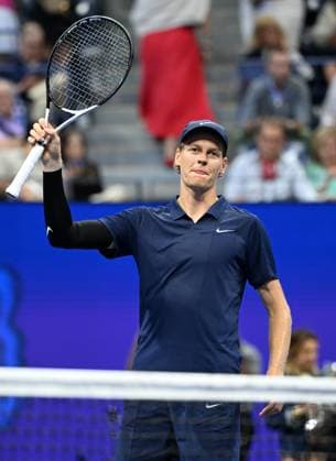 Jannik Sinner of ITA reacts after defeating Alexander Bublik in straight sets 6-1 6-1 6-1 in the fourth round on Arthur Ashe Stadium on day 9 at the 2025 US Open Tennis Championship at the USTA Billie Jean King National Tennis Center in New York City on Monday, September 01, 2025.  NYP20250901323 LARRYxMARANO
