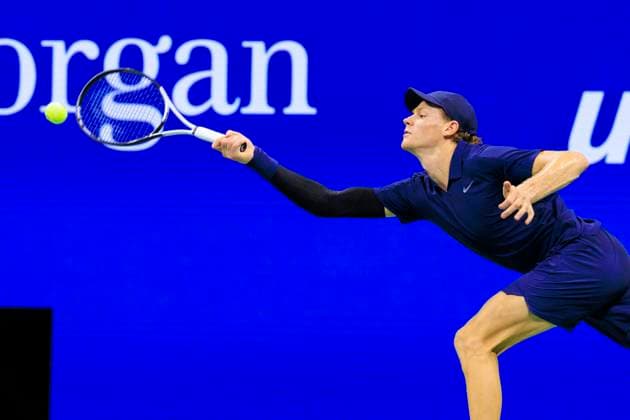 September 1, 2025, Flushing Meadows, New York, USA: Jannik Sinner reaches for a forehand during a match against Alexander Bublik on Day 9 of the 2025 US Open at USTA Billie Jean King National Tennis Center on Monday September 1, 2025 in the Flushing neighborhood of the Queens borough of New York City. JAVIER ROJAS PI Flushing Meadows USA - ZUMAp124 20250901_zaa_p124_122 Copyright: xJavierxRojasx