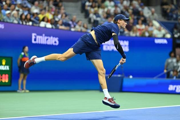 US Open - Fourth Round Jannik Sinner (ITA) during his fourth round match at the 2025 US Open at Billie Jean National Tennis Center in New York City, NY, USA, on September 1, 2025. Photo by Corinne Dubreuil ABACAPRESS.COM New York City United States  Copyright: xDubreuilxCorinne ABACAx
