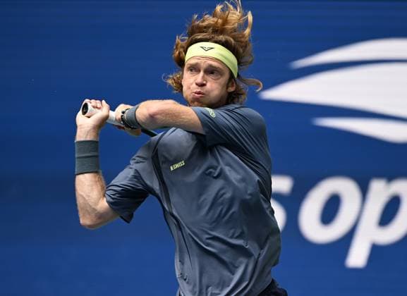 FLUSHING NY- SEPTEMBER 01: Felix Auger-Aliassime Vs Andrey Rublev On Arthur Ashe Stadium at the USTA Billie Jean King National Tennis Center on September 1, 2025 in Flushing Queens. Copyright: xmpi04x