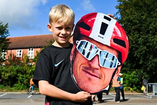 2025 Lloyds Tour of Britain Picture by Bruce Rollinson SWpix.com - 02 06 2025 - Cycling - 2025 Lloyds Tour of Britain - Stage 1: Woodbridge to Southwold - A young fan of Geraint Thomas (INEOS Grenadiers) at the start in Woodbridge Copyright: x xSWpix.comx(t axPhotographyxHubxLtd)xBrucexRollinson SWpix.comx SWP-3069-2065
