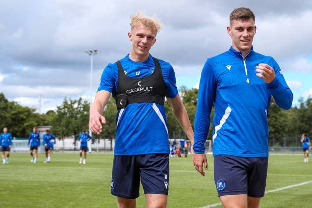 02 09 2025, Football, Training Karlsruher SC, 2 Fußball Bundesliga, Training ground at BBBank Wildpark Stadion Karlsruhe, Season 2025 2026 Leon Opitz KSC 17 next to Marcel Beifus KSC 04 Baden Württemberg Germany