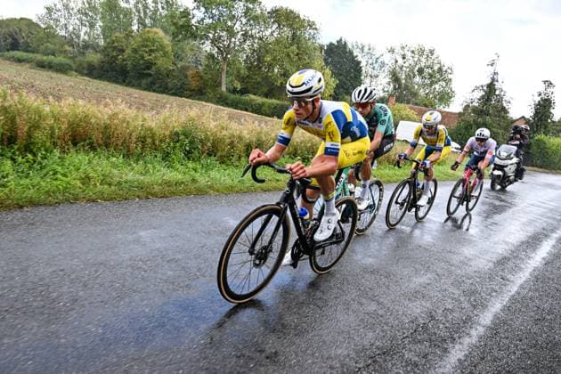 2025 Lloyds Tour of Britain Picture by Bruce Rollinson SWpix.com - 02 06 2025 - Cycling - 2025 Lloyds Tour of Britain - Stage 1: Woodbridge to Southwold - Milan Lanhove (Team Flanders Baloise) Copyright: x xSWpix.comx(t axPhotographyxHubxLtd)xBrucexRollinson SWpix.comx SWP-3069-2143