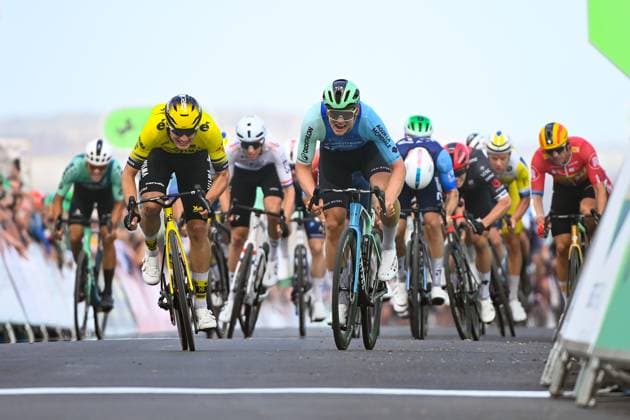 2025 Lloyds Tour of Britain Picture by Simon Wilkinson SWpix.com - 02 06 2025 - Cycling - 2025 Lloyds Tour of Britain - Stage 1: Woodbridge to Southwold - Olav Kooij (Team Visma Lease a Bike) wins Stage 1 with Tord Gudmestad (Decathlon AG2R La Mondiale Team) in second Copyright: x xSWpix.comx(t axPhotographyxHubxLtd)xSimonxWilkinson SWpix.comx SWP-3069-2153