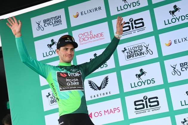 2025 Lloyds Tour of Britain Picture by Simon Wilkinson SWpix.com - 02 06 2025 - Cycling - 2025 Lloyds Tour of Britain - Stage 1: Woodbridge to Southwold - Podium - Olav Kooij (Team Visma Lease a Bike) Leader General Classification Copyright: x xSWpix.comx(t axPhotographyxHubxLtd)xSimonxWilkinson SWpix.comx SWP-3069-2161