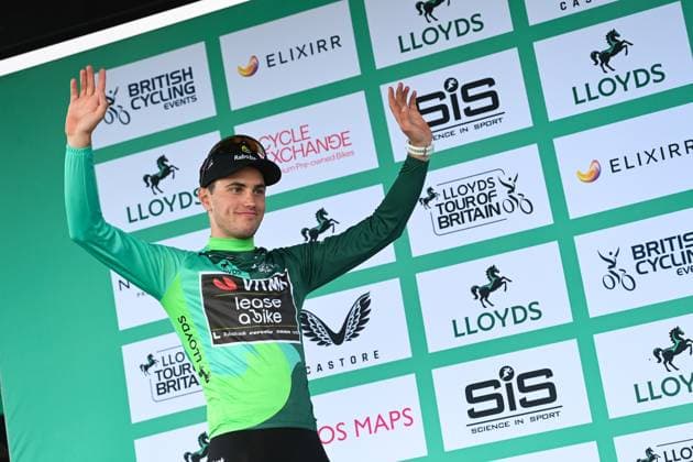 2025 Lloyds Tour of Britain Picture by Simon Wilkinson SWpix.com - 02 06 2025 - Cycling - 2025 Lloyds Tour of Britain - Stage 1: Woodbridge to Southwold - Podium - Olav Kooij (Team Visma Lease a Bike) Leader General Classification Copyright: x xSWpix.comx(t axPhotographyxHubxLtd)xSimonxWilkinson SWpix.comx SWP-3069-2170