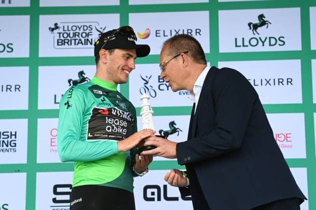 2025 Lloyds Tour of Britain Picture by Simon Wilkinson SWpix.com - 02 06 2025 - Cycling - 2025 Lloyds Tour of Britain - Stage 1: Woodbridge to Southwold - Podium - Olav Kooij (Team Visma Lease a Bike) Leader General Classification Copyright: x xSWpix.comx(t axPhotographyxHubxLtd)xSimonxWilkinson SWpix.comx SWP-3069-2171
