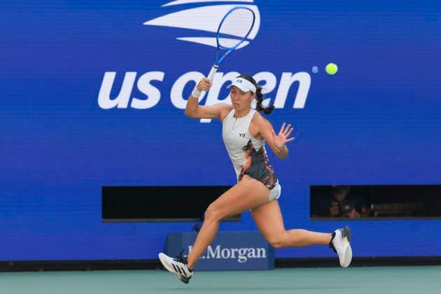 September 2, 2025, Flushing Meadows, New York, USA: Jessica Pegula hits a running forehand during a match against Barbora Krejcikova on Day 10 of the 2025 US Open at USTA Billie Jean King National Tennis Center on Tuesday September 2, 2025 in the Flushing neighborhood of the Queens borough of New York City. JAVIER ROJAS PI Flushing Meadows USA - ZUMAp124 20250902_zaa_p124_018 Copyright: xJavierxRojasx