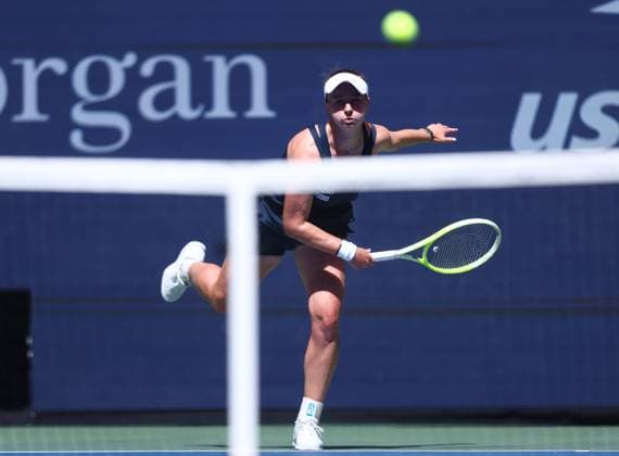 2025 US Open Tennis Championships, Day Ten, Billy Jean-King Tennis Centre, Flushing Meadows, New York, USA, 02 09 2025 Barbora Krejcikova (CZE) in action during her Quarter Final match against Jessica Pegula (USA) in the 2025 US Open at Flushing Meadows New York Billy Jean King Tennis Centre, Flushing Meadows New York USA Copyright: xMarkxGreenwoodx