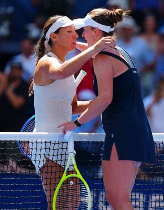 Jessica Pegula hugs Barbora Krejcikova at the net after defeating her in their quarter final 2025 US Open, Day Ten, USTA Billie Jean King National Tennis Center, New York, USA - 02 Sept 2025New York USTA Billie Jean King National T New York (NY) United States of America  Copyright: xJavierxGarcia Shutterstockx 15458344bf