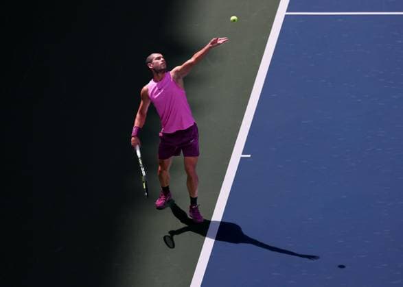 Carlos Alcaraz ESP , from above, US Open Championships 2023, USTA Billie Jean King National Tennis Center, Flushing Meadows, New York, USA Copyright: xJuergenxHasenkopfx