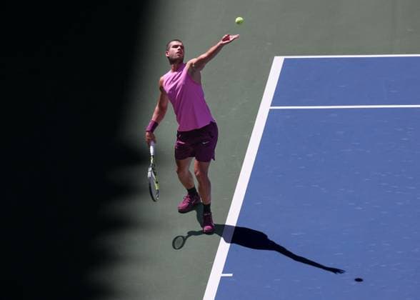 Carlos Alcaraz ESP , from above, US Open Championships 2023, USTA Billie Jean King National Tennis Center, Flushing Meadows, New York, USA Copyright: xJuergenxHasenkopfx